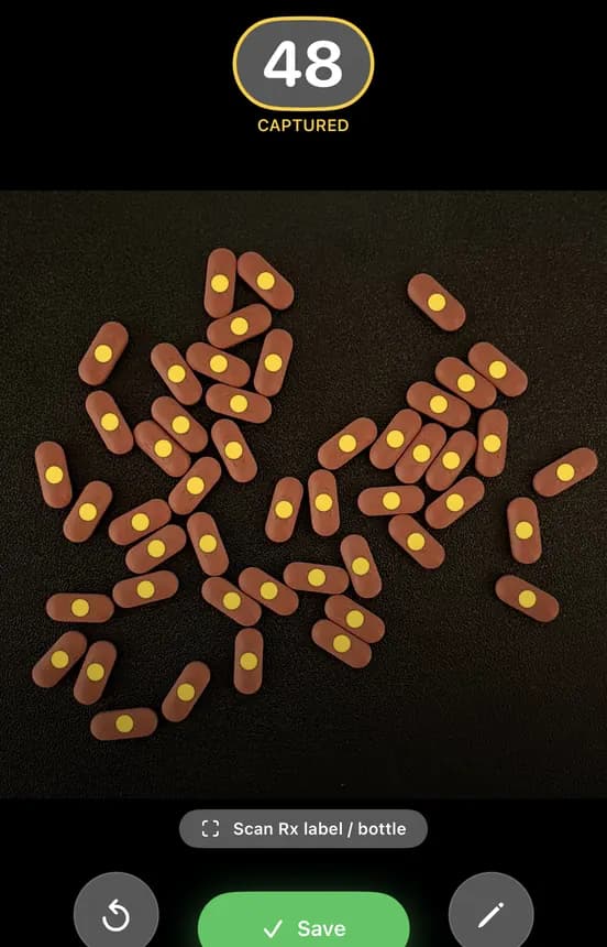 iCyclop counting 48 tablets on a tray, each marked with a dot